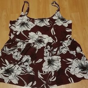 She in floral tank top sz m